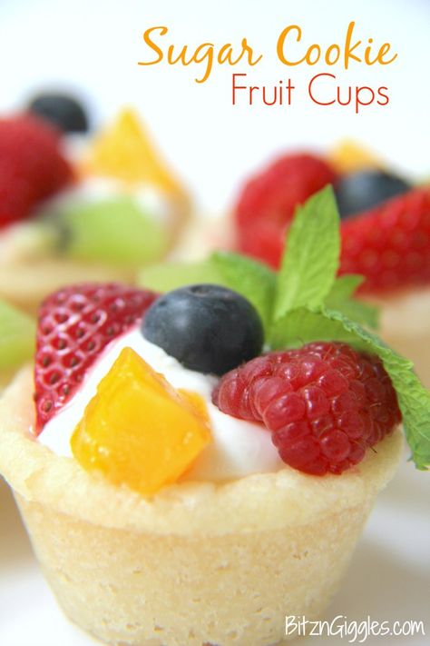 Sugar Cookie Fruit Cups - A bite-sized sugar cookie cup topped with fresh fruit, perfect for parties and gatherings! Cookie Fruit Cups, Sugar Cookie Fruit Cups, Small Deserts, Fruit Sugar Cookies, Cheese Ideas, Sugar Cookie Cups, Fruit Tarts, Mini Dessert, Bite Size Desserts