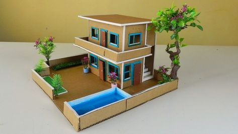 Lovely Cardboard House with Pool Cardboard Mansion, Cardboard Houses For Kids, Cardboard Box Houses, Backyard Crafts, Cardboard Model, Cardboard Box Crafts, Mansion House, Cardboard House, Box Houses