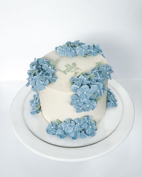 After much request, here is the cake from my story on my main feed 🩵 I love this adorable birthday cake. Simple but not, ya know? #birthdaycake #phoenixcakes #arizonacakes #cakeartist #customcakesarizona #birthdaycakephoenix #flowercake #hello29 Birthday Cake Simple, Wedding Cake Hydrangea, Hydrangea Cake, Cake Simple, 2025 Wedding, Birthday Inspo, Blue Cakes, Light Blue Flowers, Cute Birthday Cakes