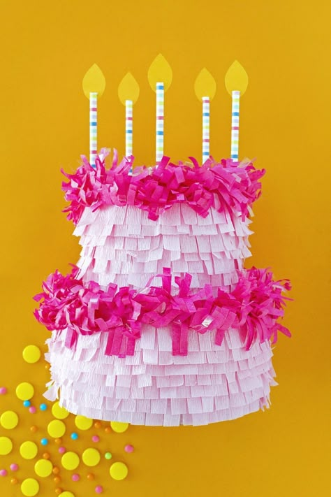 Cake Pinata Diy, Food Pinata, Cake Pinata, Pinata Diy, Pinata Ideas, Birthday Pinata, Diy Birthday Cake, Crepe Paper Streamers, Pinata Cake