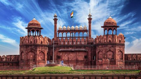 The Red Fort HD Wallpaper - backiee - Free Ultra HD wallpaper platform India Tourist, Red Fort, India Tour, Countries To Visit, Tourist Places, Historical Place, Delhi India, New Delhi, Tourist Destinations