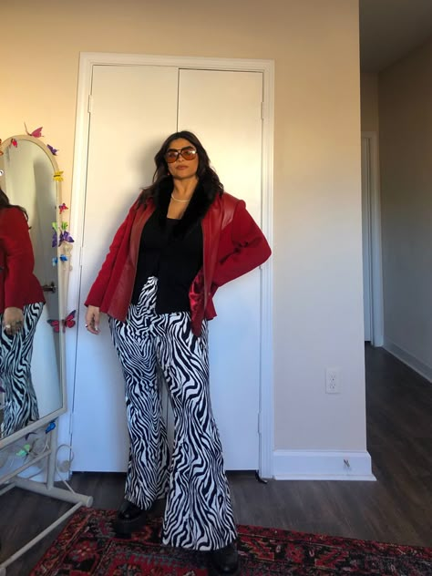 Red Pants Outfit Plus Size, Harry Styles Concert Outfit Inspo Plus Size, Hslot Outfit Ideas Plus Size, Concert Fits Plus Size, Concert Outfit Ideas Midsize, Leather Jacket Outfit Plus Size, Plus Size Leather Jacket Outfit, Plus Size Leather Pants Outfit, Zebra Pants Outfit