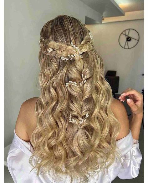 hairstyles#fallhair#winterhair#fallhaircolor#hairfashion#hairtrends# Trendy Hairdos, Long Hair Princess, Cinderella Hair, Slicked Back Ponytail, Princess Makeup, Athletic Hairstyles, Princess Hairstyles, Fairy Princess, Half Up Half Down Hair