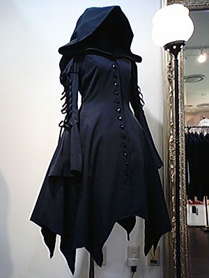 Hooded coat dress - oh my goodness I love this!! Gothic Dress, Steampunk Fashion, Hooded Coat, Gothic Lolita, Mode Inspiration, Larp, Gothic Fashion, Coat Dress, Harajuku