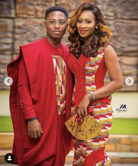 Kante Styles For Engagement, Ghana Traditional Wedding Dresses, Ghanaian Traditional Wedding, Cloth Styles, Ghanaian Wedding, Couples African Outfits, African Bridal Dress, African Traditional Wedding Dress, Traditional Wedding Dress