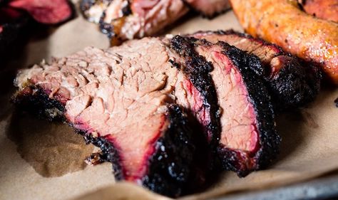 Project Smoke Brisket - Barbecuebible.com Brisket Bbq Sauce, Best Brisket Recipe, Brisket Recipes Smoked, Green Egg Recipes, Meat And Vegetables, Smoked Beef Brisket, Traeger Recipes, Smoked Meat, Texas Bbq