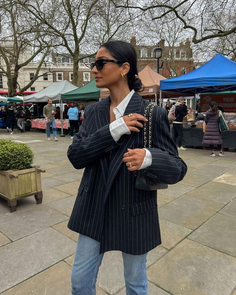 Hannah on Instagram: “Potato potahto 🤷🏽‍♀️ happy Saturday my loves!” Pinstripe Blazer Outfit, Navy Blue Blazer Outfit, Striped Blazer Outfit, Navy Blazer Outfits, Blue Blazer Outfit, Uggs Tasman, Amsterdam Outfit, Uggs Outfits, Blazer Street Style