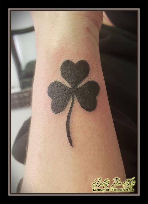 Black Shamrock Tattoo, Flower Forearm Tattoo, Shamrock Tattoo, Shamrock Tattoos, Kamloops Bc, Tattoo Black, Family Tattoos, Skin Art, Forearm Tattoo