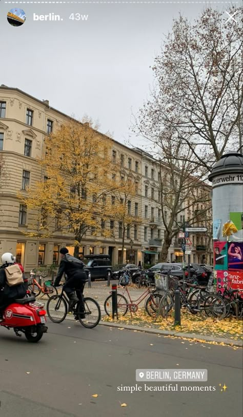 Autumn In Berlin, Travel Instagram Ideas, Fun Adventures, Berlin City, My Dream Came True, Travel Instagram, Iconic Landmarks, Face Off, Berlin Germany