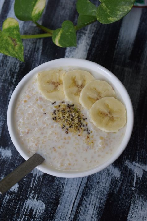 Daliya porridge – monikablends Easy Peasy Recipes, Porridge Recipes, Foods To Make, Cardamom Powder, Food Home, Breakfast Treats, Pressure Cooking, Ghee, Dried Fruit