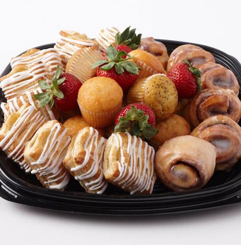 Pastries Breakfast Platter, Pastry Tray Display, Assorted Pastries Platter, Breakfast Pastry Platter Ideas, Pastry Tray, Brunch Pastry Display, Breakfast Pastry Platter, Pastry Tray Ideas, Pastry Platter Ideas