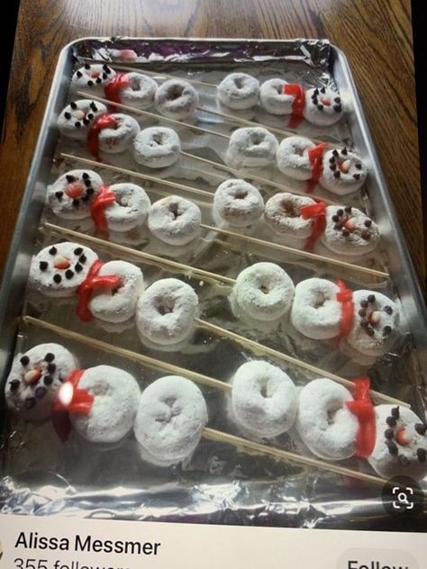 Kids Christmas Snacks, Crafts For Kids Christmas, Snacks Christmas, Easy Christmas Crafts For Kids, Christmas Classroom Treats, Snow Friends, School Christmas Party, Winter Birthday Parties, Classroom Treats