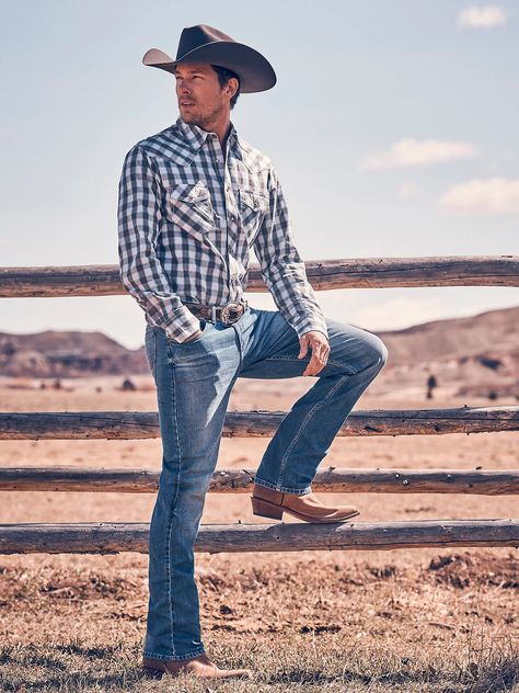 CLASSIC WESTERN STYLE WITH A TAILORED FIT When you want to look good but be ready for anything the day brings, Wrangler® 20X® slim fit jeans have your back. These Western-inspired jeans sit just below the waist and they come with a slim seat and thigh as well as a straight leg that fits over boots. Plus, our men's 20X® No. 44 slim fit straight leg jeans feature all the authentic Wrangler® details you know and added stretch to keep you moving in total comfort. Every wash of our men's 20X® straigh Cowboy Men Outfit, Cowboy Outfits For Men, Modern Cowboy Style Men, Cowboy Outfits Men, Western Outfit Men, Mens Country Style, Mens Cowboy Style, Cowboy Outfit Men, Country Outfits For Men