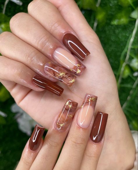 Brown Acrylic Nails, Fall Nail Polish, Simple Fall Nails, Trendy Nail Art Designs, Fall Acrylic Nails, Trendy Nail Art, Fall Nail, Fall Nail Designs, Short Acrylic Nails