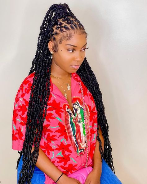 Faux Locs Specialist on Instagram: “🚨 New style Alert 🚨 Criss Cross Soft Locs I understood assignment? 😜 Tell me what you think…. Drop a “🔥” if you think it’s Fiyahhhh…” Criss Cross Soft Locs, Hair For Soft Locs, Pink Braiding Hair, Criss Cross Braids, Soft Locs Hairstyles, 12 Inch Bob, Cross Braids, Afro Twist Hair, Springy Afro Twist