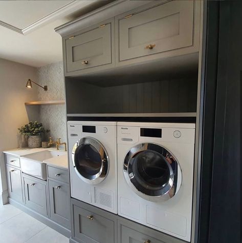 Positioning appliances at eye level or body height offers a more ergonomic design, as seen here in this country chic utility room by @brandt.design.kitchens {Instagram}, which incorporates our latest MTouch W1 washing machine and tumble dryer *When installing appliances within cabinetry, Miele recommends using an MTS plinth mounting kit {available from Miele} to secure against slippage. #miele #designinspo #utilityroomdesign #countryinteriors #countryliving #countrystyle Boot Room Utility, Small Utility Room, Utility Room Designs, Unique Kitchen Design, Dream Laundry Room, Mudroom Laundry Room, Laundry Room Layouts, Laundry Room Renovation, Open Plan Kitchen Living Room