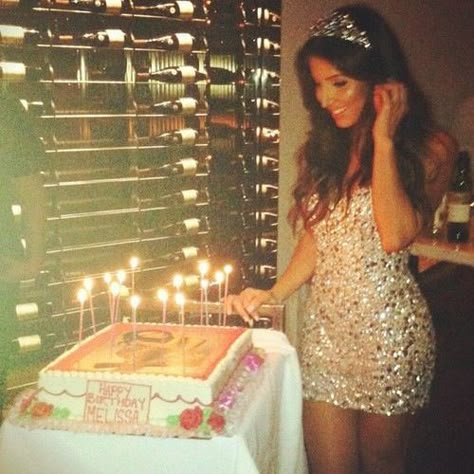 . 2000s Theme Party, Kim Kardashian 2000's, Midnight Dress, Sixteen Birthday Party Ideas, Birthday Behavior, 20th Bday, Sweet Sixteen Birthday Party Ideas, Birthday Goals, Cute Birthday Ideas