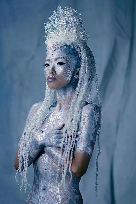 Ice Queen Costume, Ice Queen Makeup, Queen Makeup, Queen Pictures, Queen Hair, Ice Princess, Hair Shows, Shooting Photo, Ice Queen