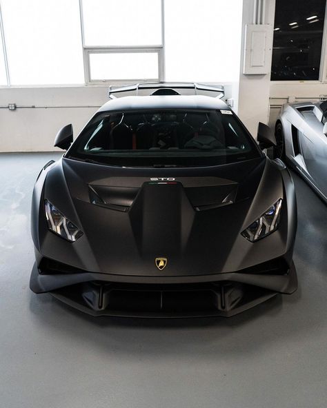 Cool Cars Black, Black Super Cars, Nice Cars Black, Expensive Black Cars, Dark Luxury Car, Big Cars Luxury Black, Luxury Cars Dark Aesthetic, Lamborghini Huracan Sto Black, Most Expensive Car In The World