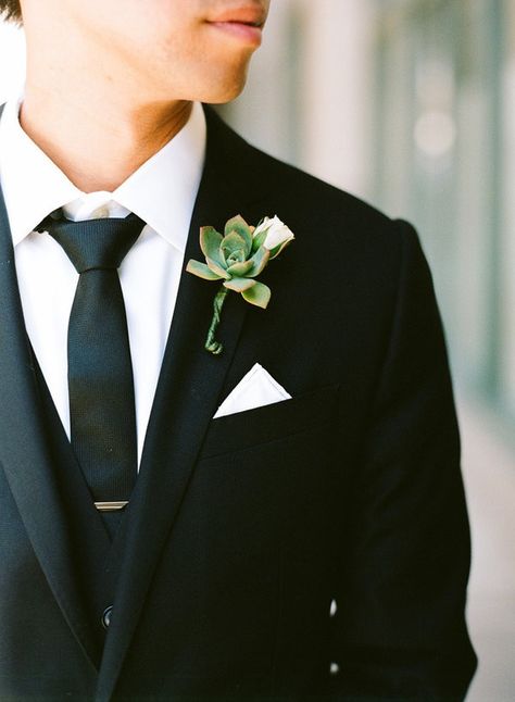 succulent and spray rose Beach Groom, Groom Suit Black, Father Of The Bride Outfit, Groom Style Wedding, Modern Groom, Groom Wedding Attire, Groom Ties, Groom And Groomsmen Attire, Groom Looks