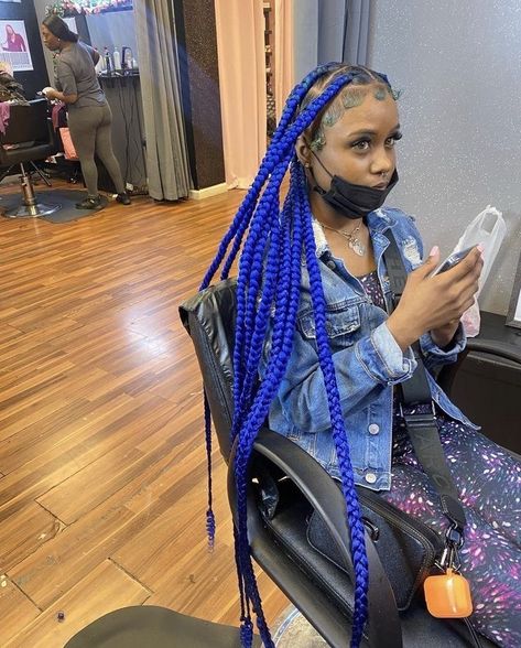 Blue Knotless Box Braids With Beads, Knottles Braids, Blue Knotless Braids, Blue Knotless, Blueberry Hair, Teenage Hairstyles, Black Brazilian, Cute Braided Hairstyles, Cute Box Braids Hairstyles