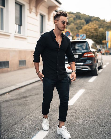 Black Outfit White Shoes, 25 Birthday Dress, Black Outfit With White Shoes, Dj Outfit Men, Black And White Outfit For Men, White Shoes Outfit Men, Black Smart Casual, Black Work Outfit, Mens Streetwear Outfits