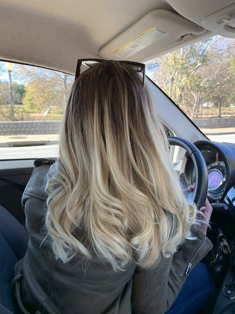 Shorter Balayage Hair, Dirty Blonde Ombre, Balayage Beige, Rambut Brunette, Ombre Hair Blonde, Dirty Blonde Hair, Brown Hair Balayage, Blonde Hair Inspiration, Blonde Hair Shades