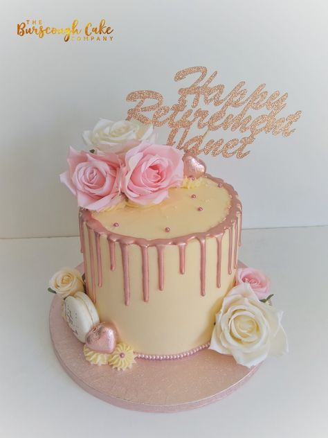 Rose gold retirement drip cake Woman Birthday Cake Elegant Simple, Simple Retirement Cake, Retirement Cake Ideas, Retirement Cake Decorations, Birthday Cake Write Name, Sweet 16 Party Decorations, Birthday Cake Writing, Retirement Cake, 21st Birthday Cakes