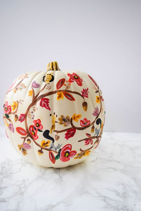 Easy Painted Pumpkins, Pumpkins Carving, Creative Pumpkin Painting, No Carve Pumpkin Decorating, Pumpkin Uses, Hand Painted Pumpkin, Casa Halloween, Halloween Pumpkins Painted, Creative Pumpkins