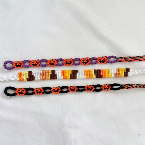 starting to make autumn/halloween bracelets early pattern #156926 [ #friendshipbracelets #friendshipbracelet #wallhanging #knottedbracelet #knottedbracelets #knottedwallhanging #alphabracelet #alphapattern #dmcembroidery #dmcthreads #braceletbook #braceletbookpatterns #handmade #vsco #vscobracelets #smallbusiness #etsy ] Fall Themed Friendship Bracelets, Autumn Friendship Bracelet, Halloween Friendship Bracelet Patterns, Fall Bracelet Patterns, Halloween Bracelet Patterns, Halloween Friendship Bracelet, Halloween Yarn, String Bracelet Patterns, Knot Jewelry