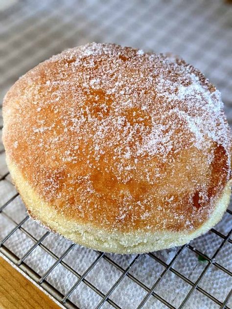 Berliner Donut Recipe, Vienna Recipes, Berliner Recipe, German Cakes Recipes, Bavarian Recipes, German Foods, German Desserts, German Cake, Vegetable Lasagna