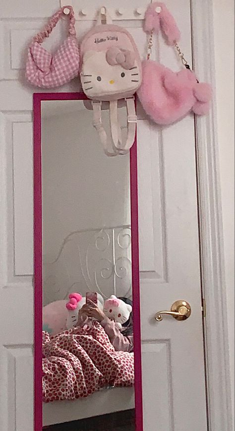 Hello Kitty Cosas, Collectors Room Ideas, Sanrio Room Decor, Sanctuary Decor, Hello Kitty Decorations, Hello Kitty Bedroom, Soft Pink Theme, Birthday Gifts For Boyfriend Diy, Kitty Images