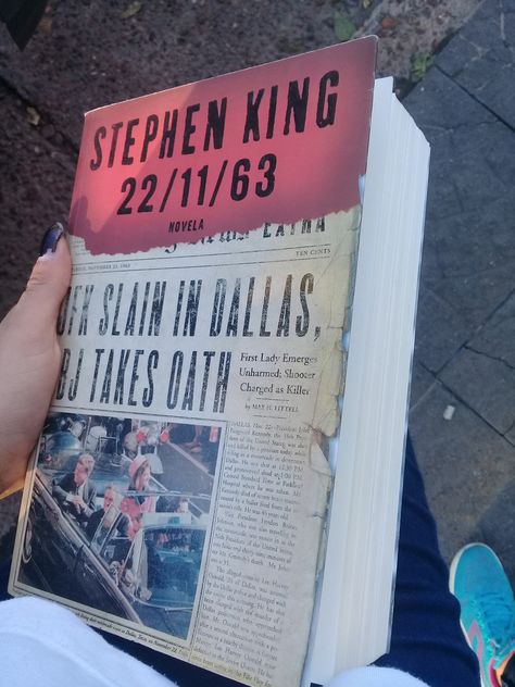 "22/11/63", Stephen King. Stephen King 11/22/63, Stephen King Books Aesthetic, Stephen King Aesthetic, 11 22 63, Emotional Books, Stephen King Books, Winter Books, 100 Books To Read, King Book