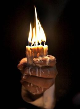 Hand Holding Candle, Daena Targaryen, Holding Candle, Candles Photography, Fire Photography, Hand Reference, Pictures Of The Week, Foto Art, Hand Holding