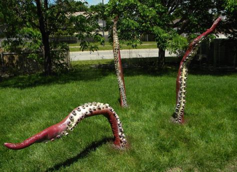 DIY yard tentacles from pool noodles and duct tape Diy Tentacles, Pool Noodle Halloween, Pirate Halloween Decorations, Pirate Halloween Party, Creepy Halloween Decorations, Pirate Halloween, Halloween Yard Decorations, Pool Noodles, Diy Yard