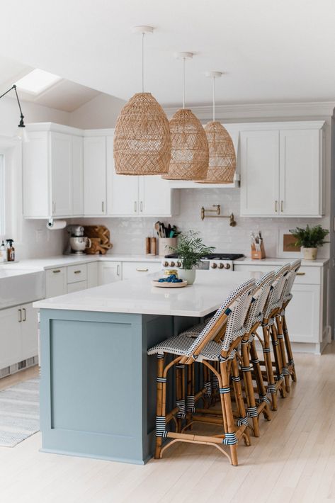 Coastal Dining Rooms, Kitchen Cabinets And Backsplash, Backsplash Kitchen White Cabinets, Blue Kitchen Island, Coastal Dining, Serena Lily, Classic Kitchen, Table Sets, Inspire Me Home Decor