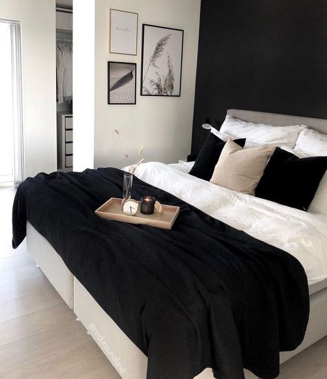 Black And White Bedroom, Dekorasi Kamar Tidur, Black Bedroom, Apartment Decor Inspiration, Master Bedrooms Decor, White Bedroom, Room Inspiration Bedroom, Room Ideas Bedroom, Apartment Living Room