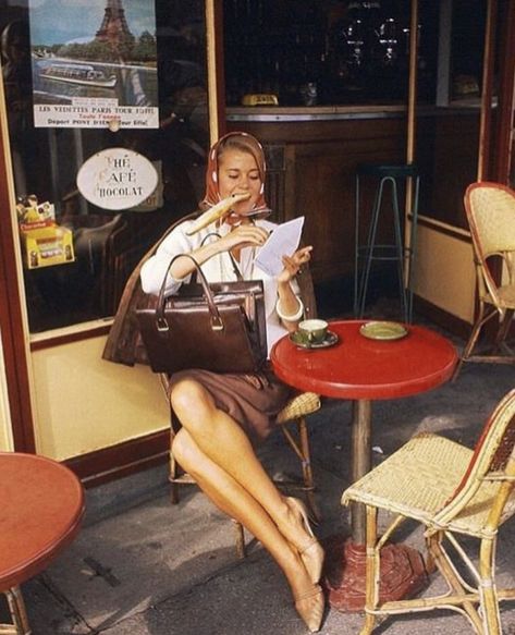 Jane Fonda, Café de Flore, Paris, 1961 Swinging Sixties, Sixties Fashion, Paris Cafe, Jane Fonda, Italian Summer, Iconic Women, Photography Inspo, Louis Vuitton Bag Neverfull, Vintage Aesthetic