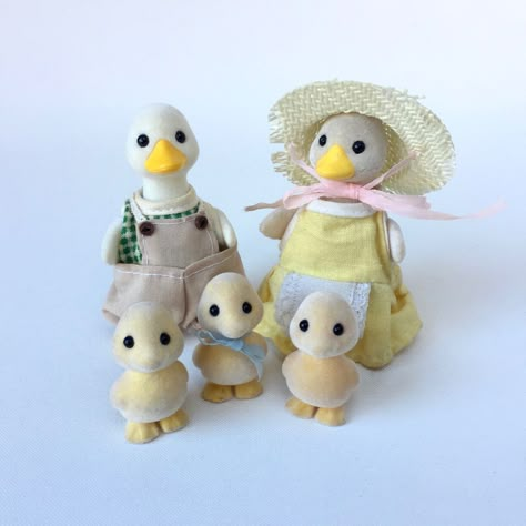 Sylvanian Families Vintage, Duck Family, Critters 3, Calico Critters Families, Sylvanian Family, Calico Critters, Little Critter, Cute Disney Wallpaper, Sylvanian Families