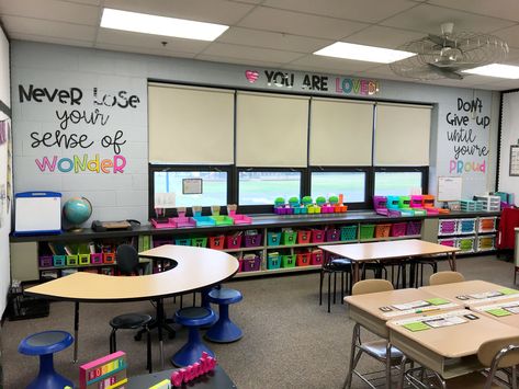 3rd Grade Classroom Themes, Future Educator, Teaching Classroom Management, Teachers Room, Animation Classes, Organized Classroom, Classroom Layout, Our Happy Place, Elementary Classroom Decor