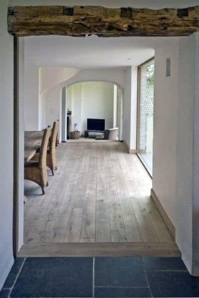 Transition Flooring, Hardwood Floor Colors, 아파트 인테리어, Floor Colors, Living Room Flooring, Wood Doors Interior, Wood Beams, Oak Color, Room Flooring