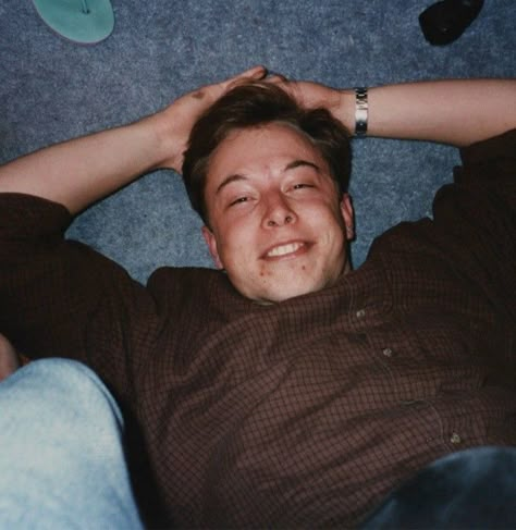 Elon Musk Young Photo, Young Elon Musk, Elon Musk Young, Elon Musk Family, Elon Reeve Musk, Best Friend Soul Mate, Elon Musk Tesla, Happy Navratri Images, Cute Texts For Him