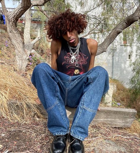 Afro Punk Fashion Men, Earthy Grunge Outfits Men, Fem Men Fashion, Black Queer Fashion, Androgynous Black People, Black Transmasc, Alt Black Boy, Groovy Icons, Goth Mens Fashion