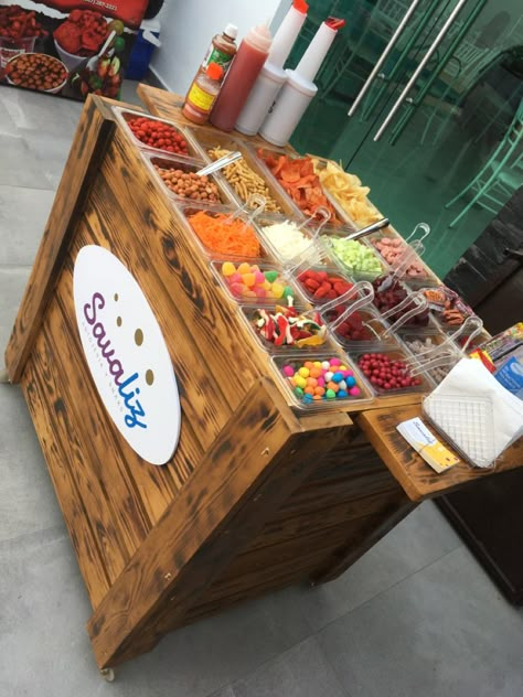 Party Snack Table, Party Rental Ideas, Gerobak Dorong, Black Quince, Snack Cart, Mexican Snacks, Dresses Quince, Decorações Com Comidas, Food Cart Design