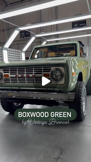 Vintage Broncos on Instagram: "1️⃣-🔟 Rate this Boxwood Green Vintage Bronco + Ball Glove Brown leather interior 💚⚾️ This is not a restoration, it’s a brand new car that blends vintage + modern together 💯 Shown with chrome trim, power steps, power windows, teakwood floor, backup camera, push button start, Roush performance package 🤌🏼 Classic car design meets modern car safety, reliability and luxury 💌 Configure your own modernized Vintage Bronco on our website 😍  modern safety features include:  - 6 airbags - anti-lock brakes - traction control - side impact beams - crumple zones - stability control - LATCH seat belts - backup camera  #earlybronco #classicbronco #fordbronco #bronco #classiccars #dreamcar #beverlyhills #luxury #malibu #palmbeach #california #atlanta #vintagebronco #fo Boxwood Green Bronco, Bronco Vintage, Early Bronco, Classic Bronco, Classic Car Restoration, Car Restoration, Car Safety, Backup Camera, Leather Interior