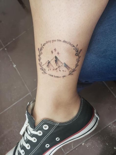 Sarah J Maas tattoo To Whatever End Tattoo Tog, Night Court Symbol Tattoo, Night Court Insignia Tattoo, Rhysand Tattoo Ideas, Acosf Tattoos, Acowar Tattoo, Rhysand Knee Tattoo, Sjm Tattoo Ideas, Tog Tattoo Ideas