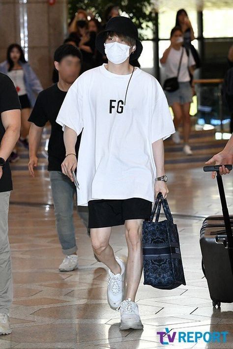 Bts Airport, Bts Inspired Outfits, Bts Yoongi, Daegu, Airport Style, Airport Outfit, Kpop Outfits, Kpop Fashion, Bts Suga