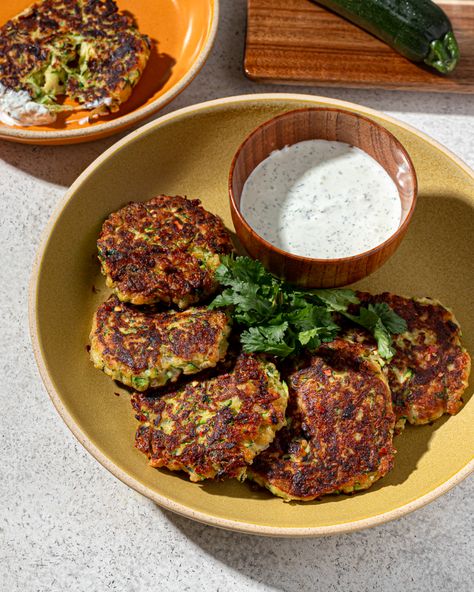 Kaizen Pasta, Low Carb Zucchini Fritters, Shred Happens, Low Carb Sushi, Zucchini Fritters Recipe, Garlic Parmesan Pasta, Low Carb Chips, Food Protein, Low Carb High Protein