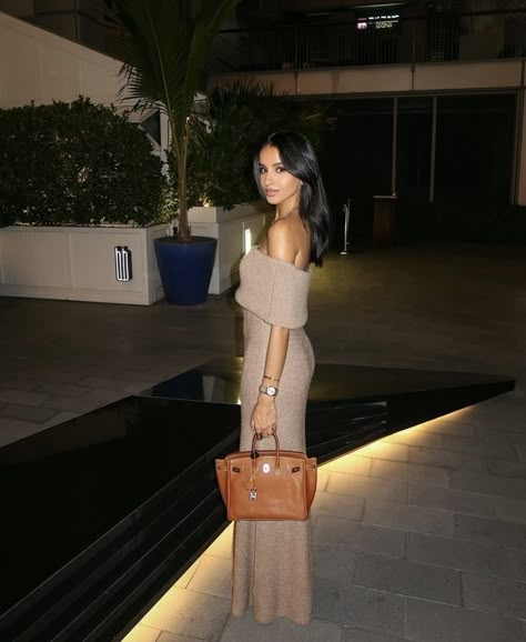 Long Brown Dress, Paris Trip Outfits, Kelly Hermes, Fashion 23, Wife Aesthetic, Modesty Outfits, Birkin Kelly, Transition Outfits, Mob Wife