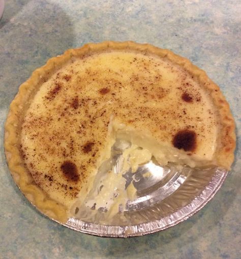 Classic Sugar Cream Pie - Delish Grandma's Recipes Sugar Cream Pie Recipe, Sugar Cream Pie, Grandma's Recipes, Nachos Beef, Cream Pie Recipes, Grandmas Recipes, Pie Dough, Cake Tasting, Banana Cream